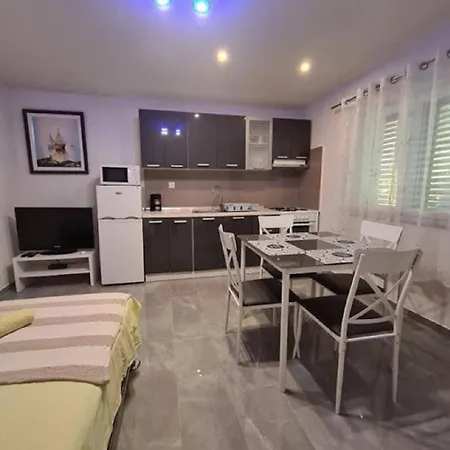Martina Apartmán Sukošan
