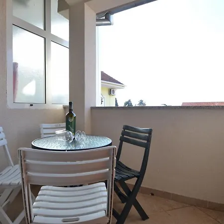 Apartment Martina - 300 M From Sea Sukosan